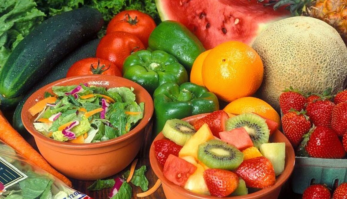 Fresh_cut_fruits_and_vegetables