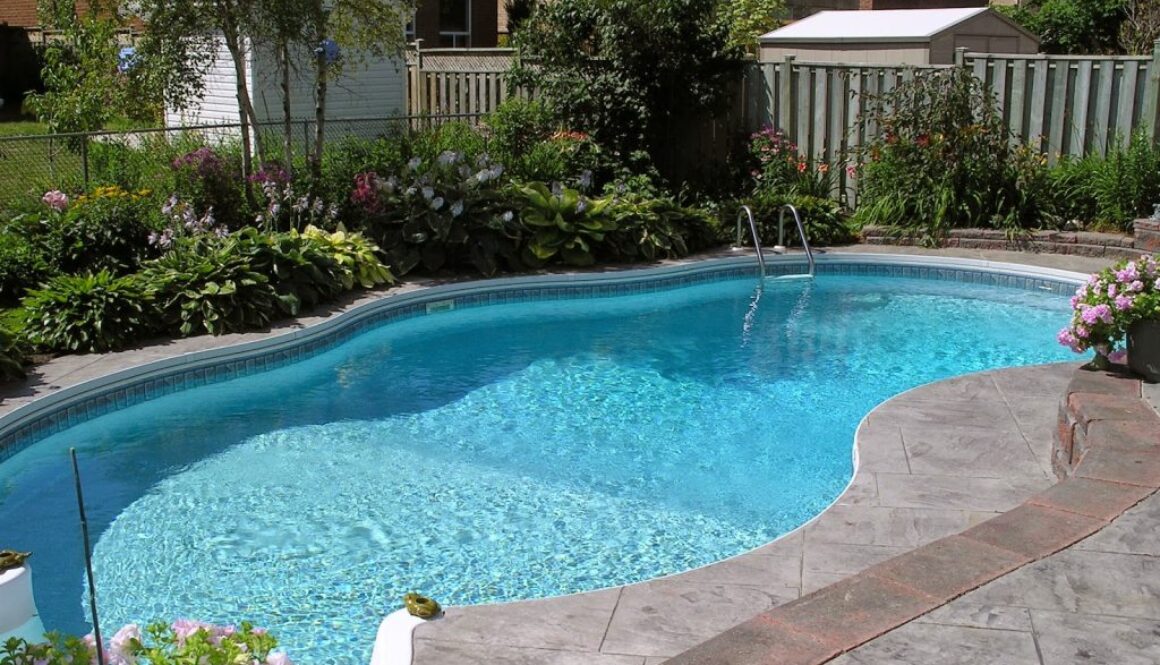 Backyardpool