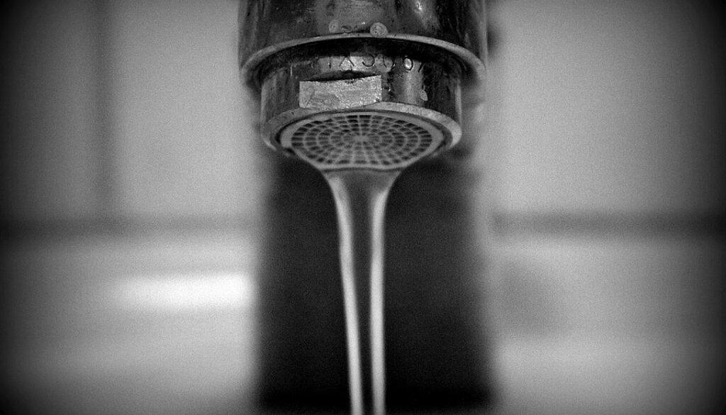 faucet-686958_960_720