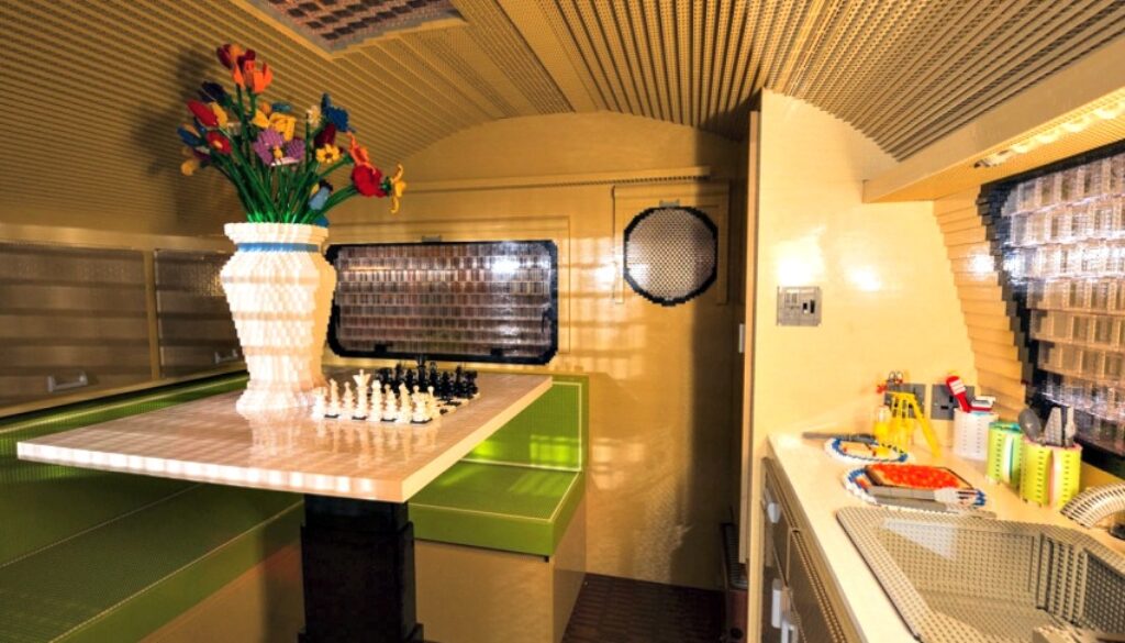Lego camper