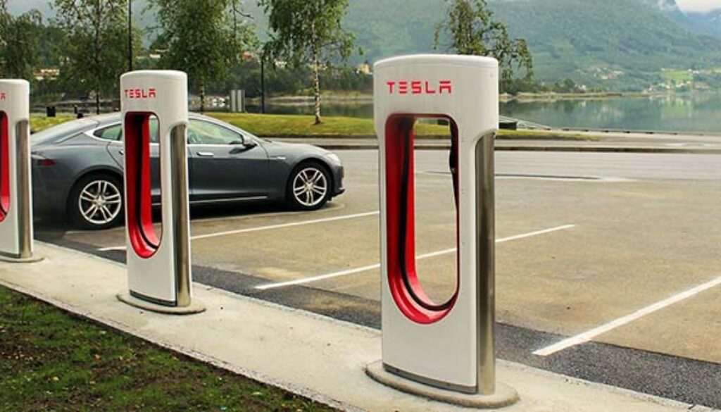 Tesla-Supercharger