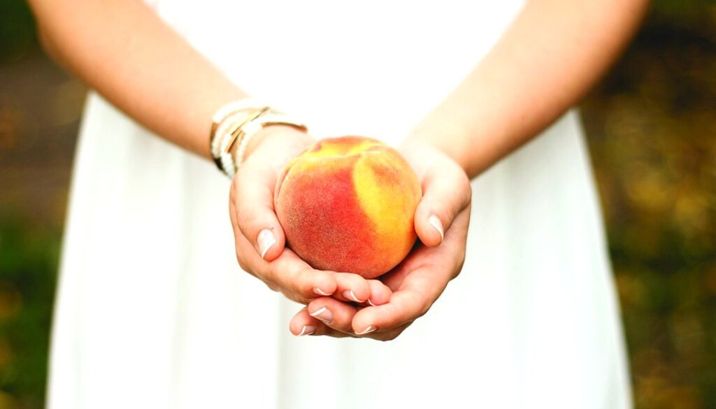 peach-698592_960_720