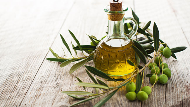 OLIVE-oil-for-hair-650x365.jpg OLIVE-oil-for-hair-650x365.jpg