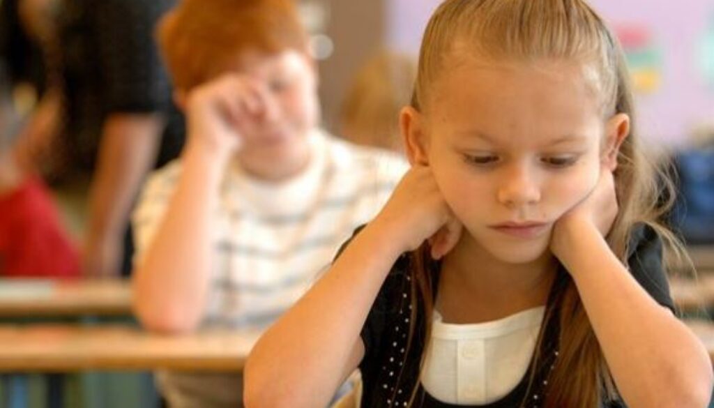bored_child_in_school