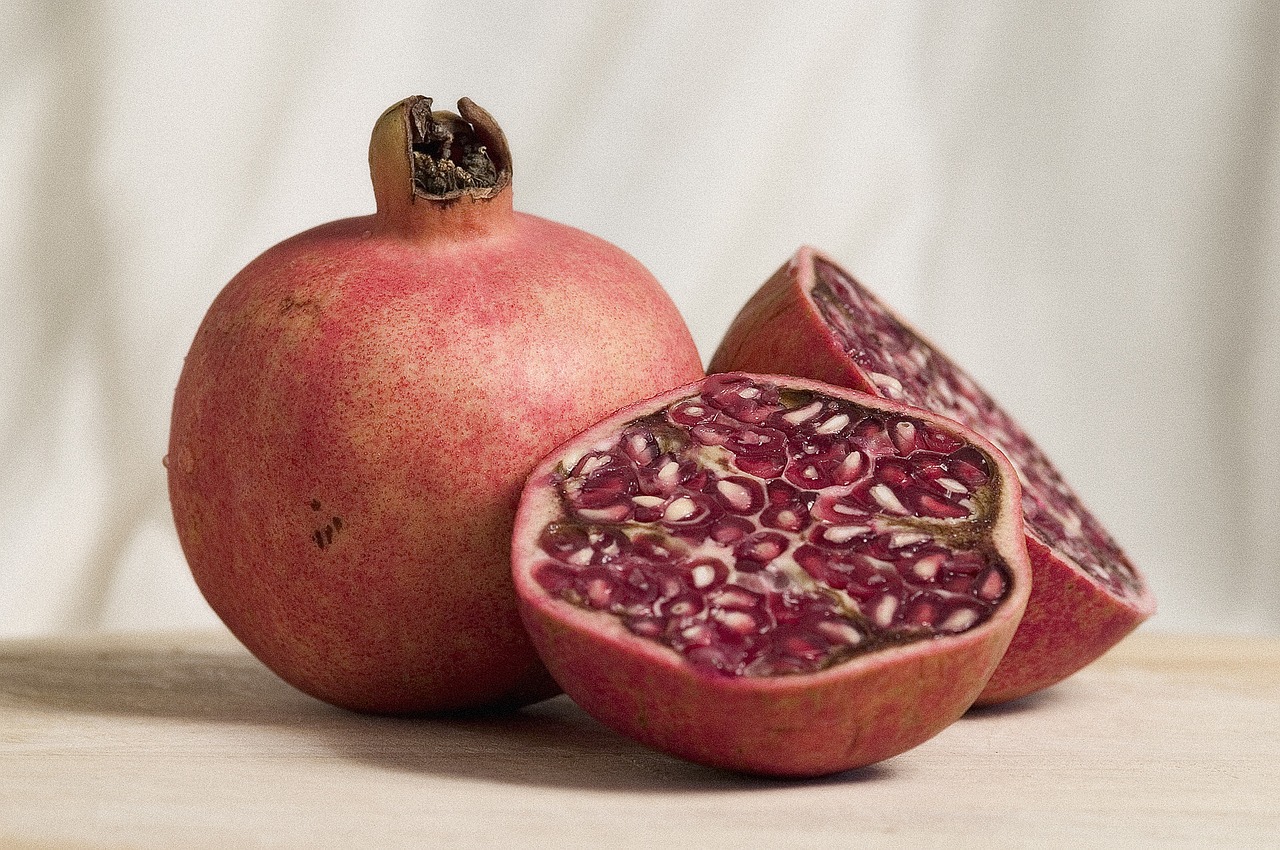 pomegranate-2086545_1280