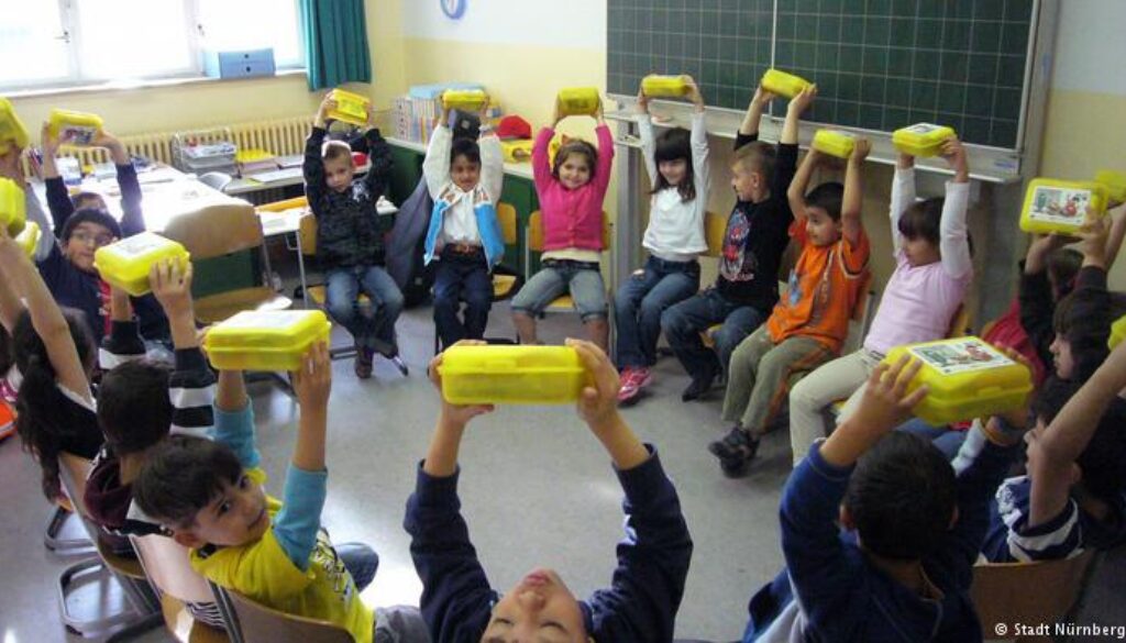 childre-lunch-boxes-organic-food