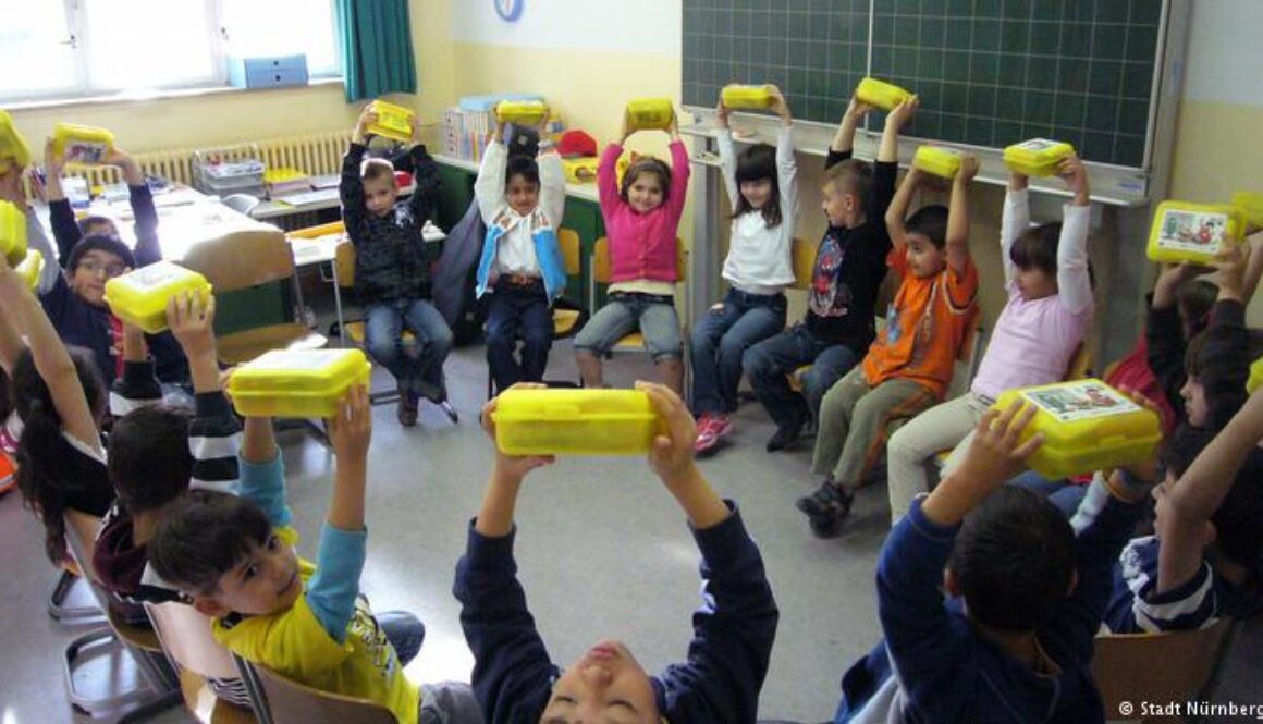 childre-lunch-boxes-organic-food