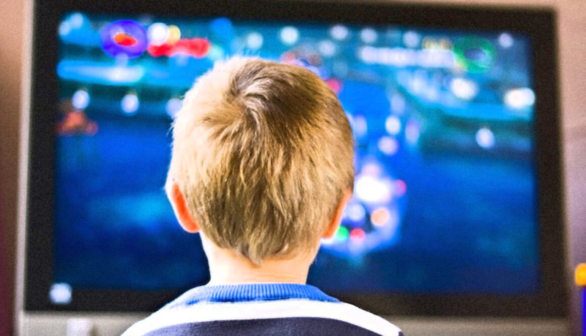 Kid-Watching-TV