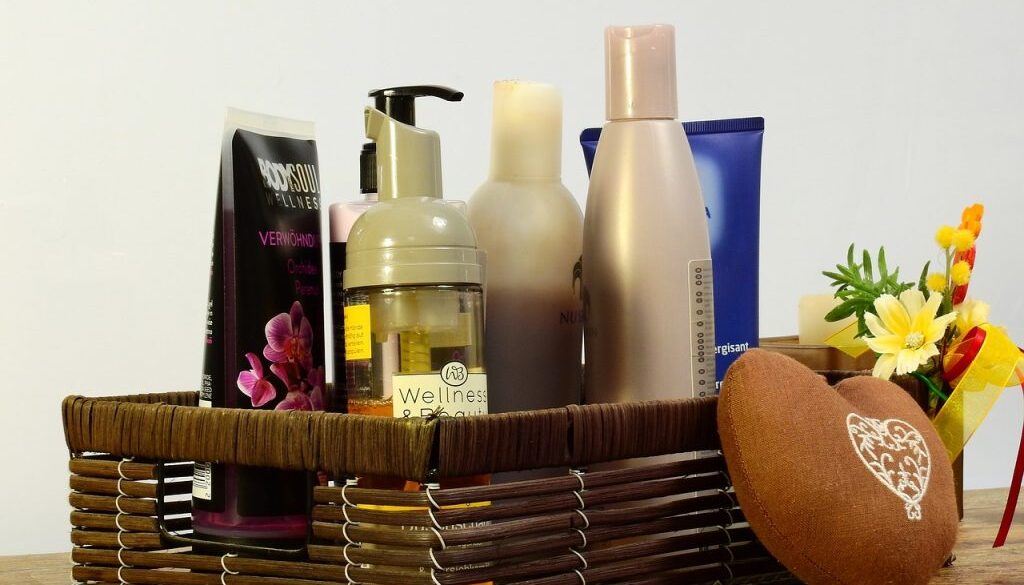 cosmetics-2389779_1280