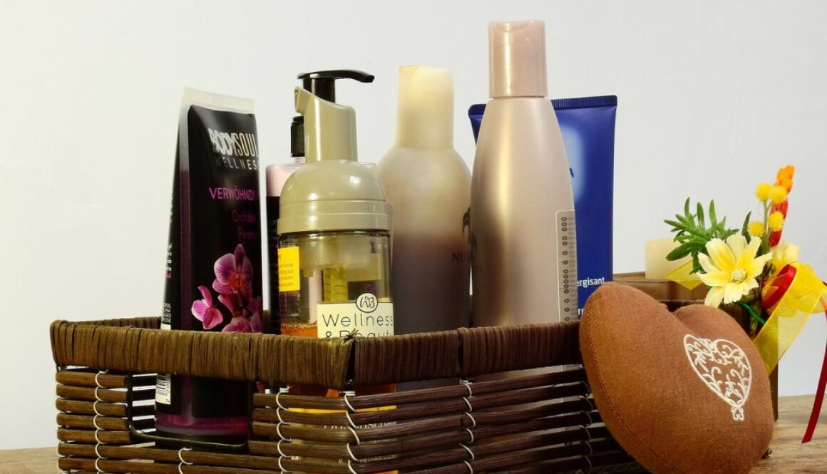 cosmetics-2389779_1280