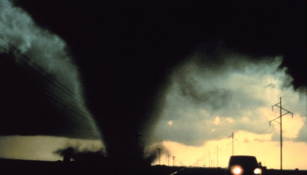 tornado-541911_960_720