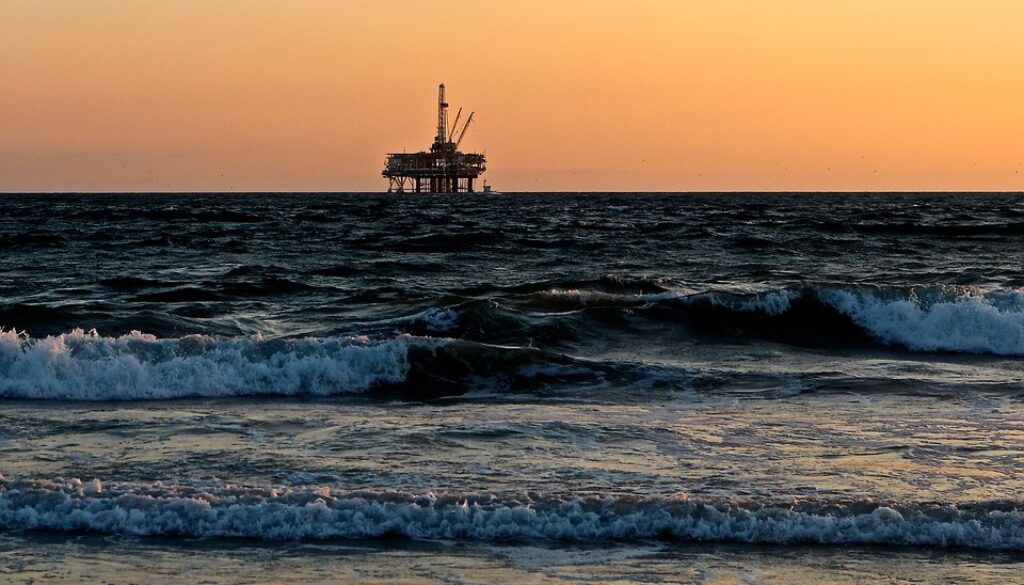 oil-rig-2191711_960_720