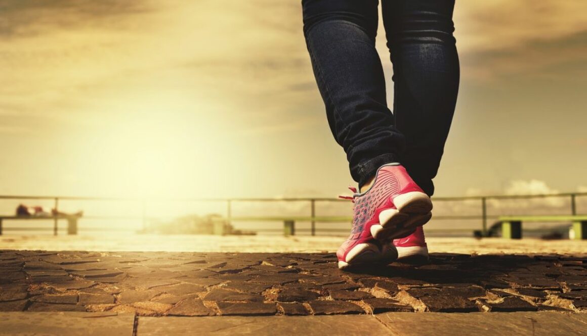 walk-2635038_1280