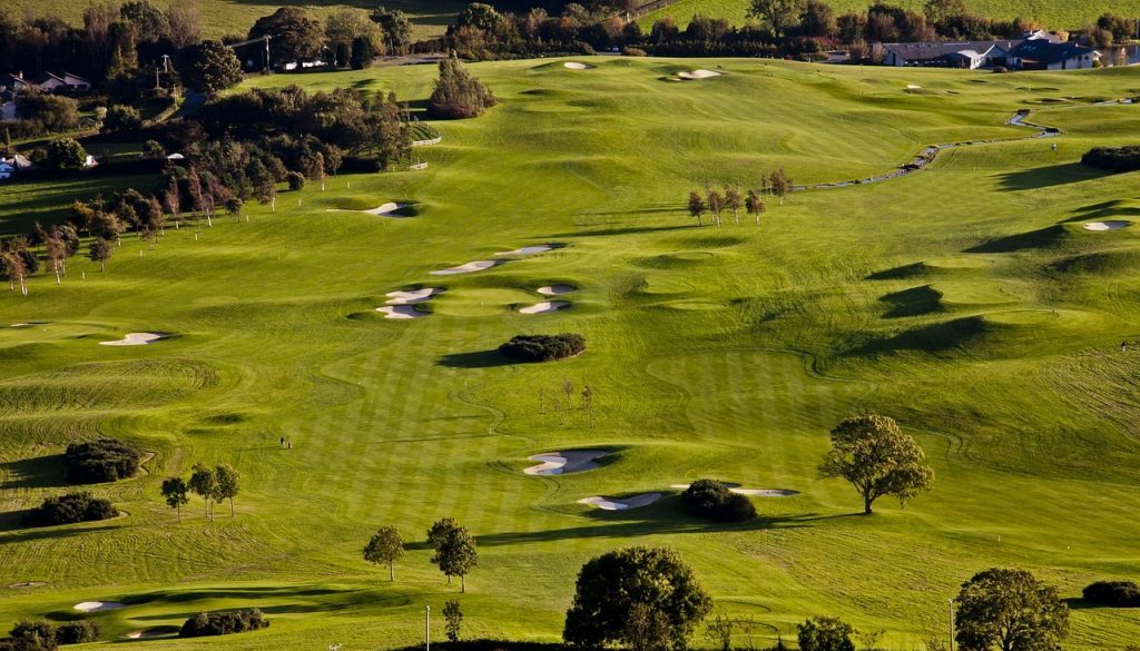 golf-course-1103359_1280