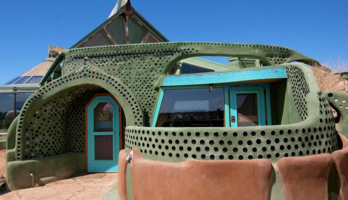 Michael_Reynolds-Earthship3