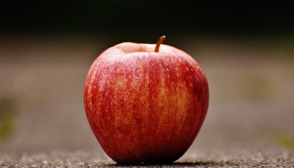 apple-blur-close-up-206959-1024x654