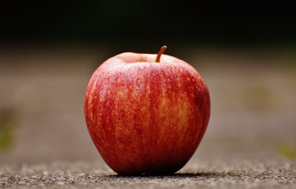 apple-blur-close-up-206959-1024x654