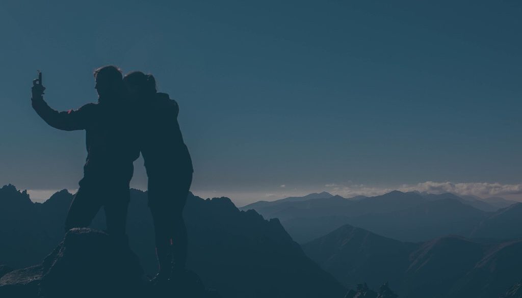 couple-2619194_1280