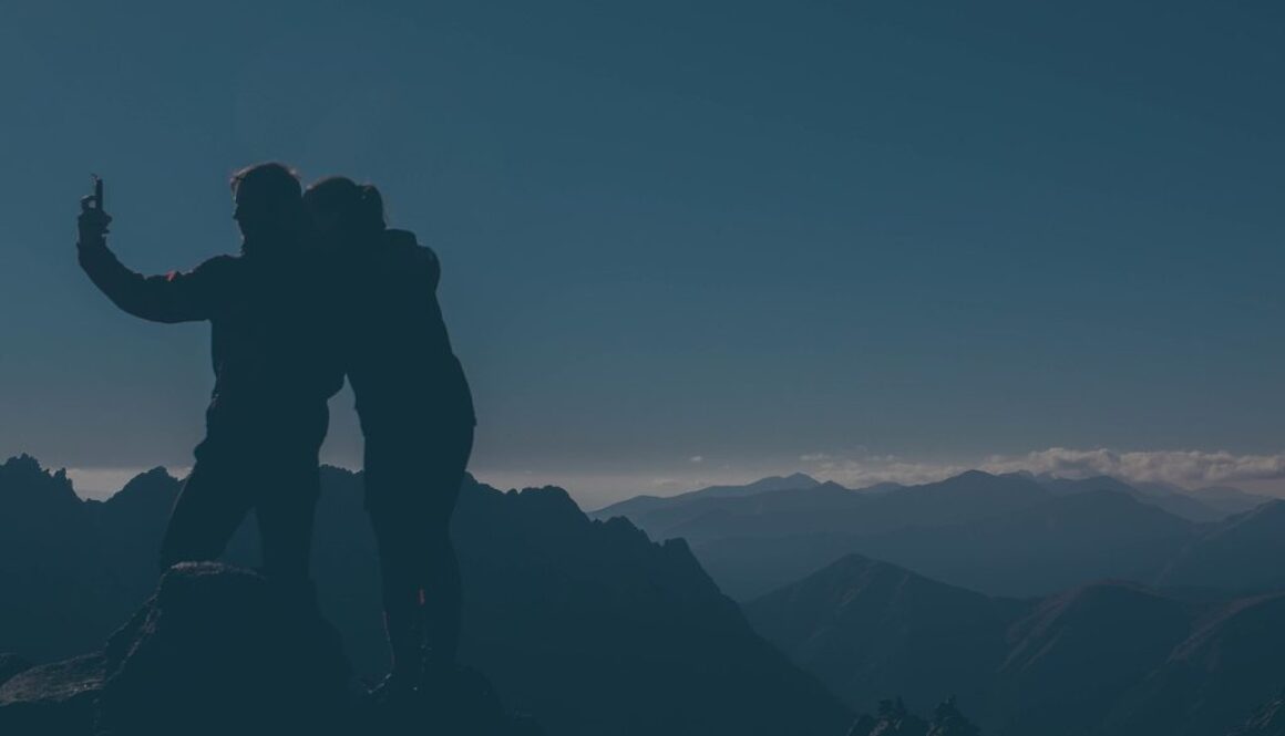 couple-2619194_1280
