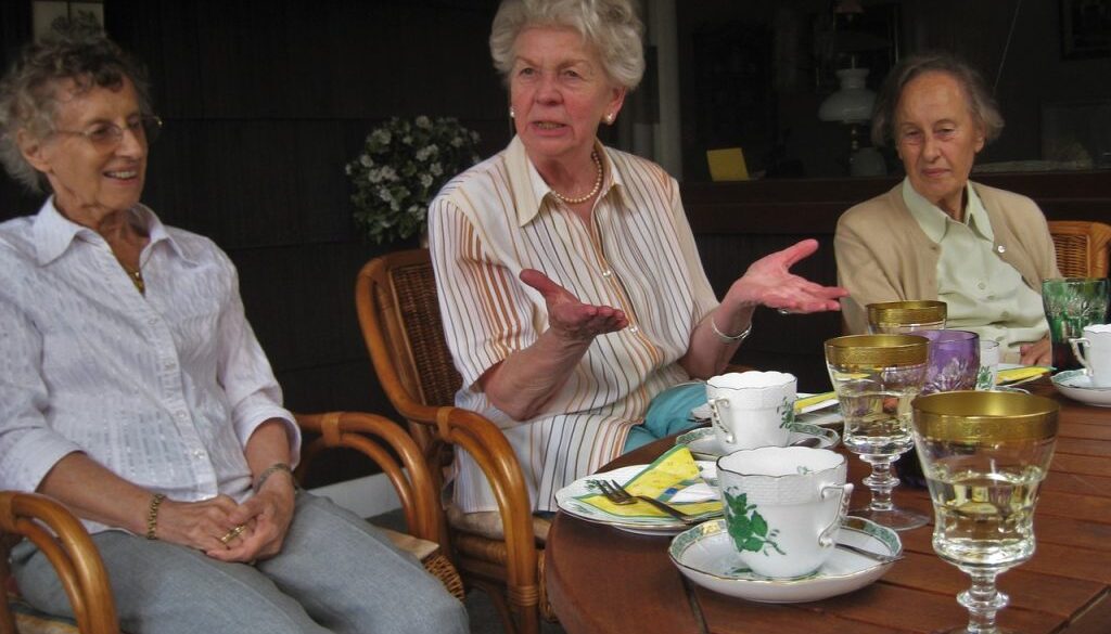 grandma-1335722_1280