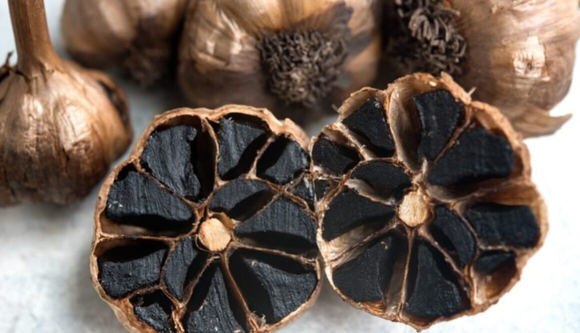 black-garlic-benefits-740x416