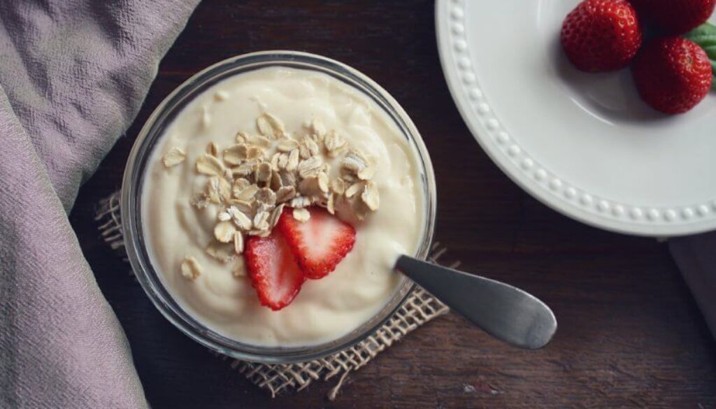 yogurt-1442034-816x520