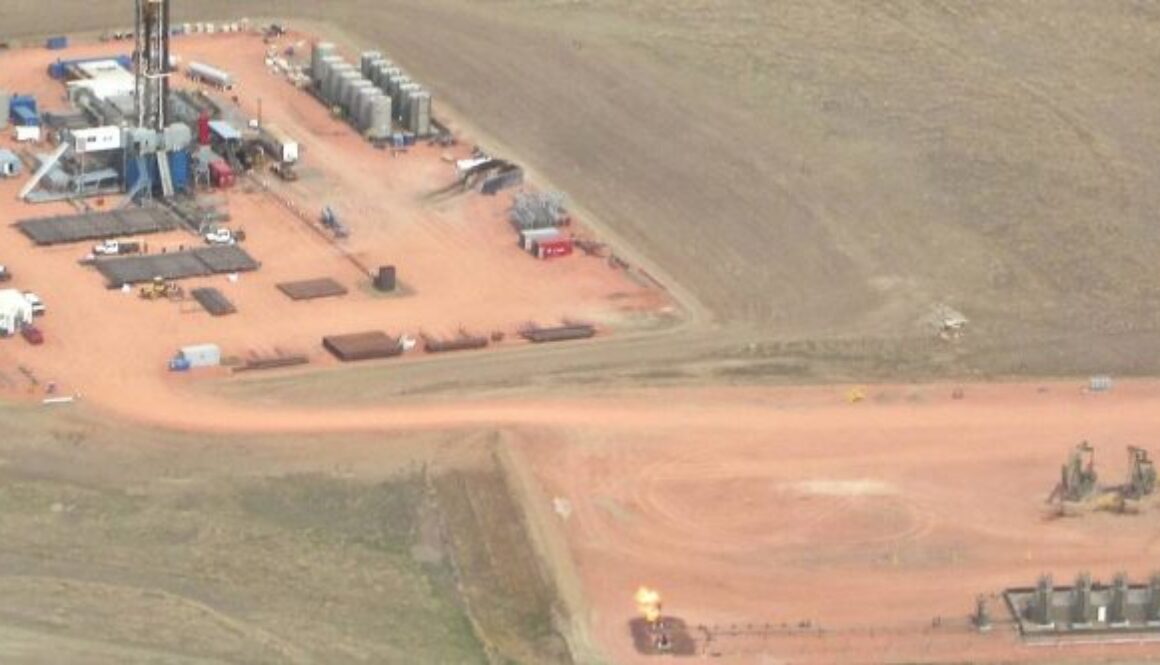 drill rigs and flaring in the Bakken over North Dakota__KAikin