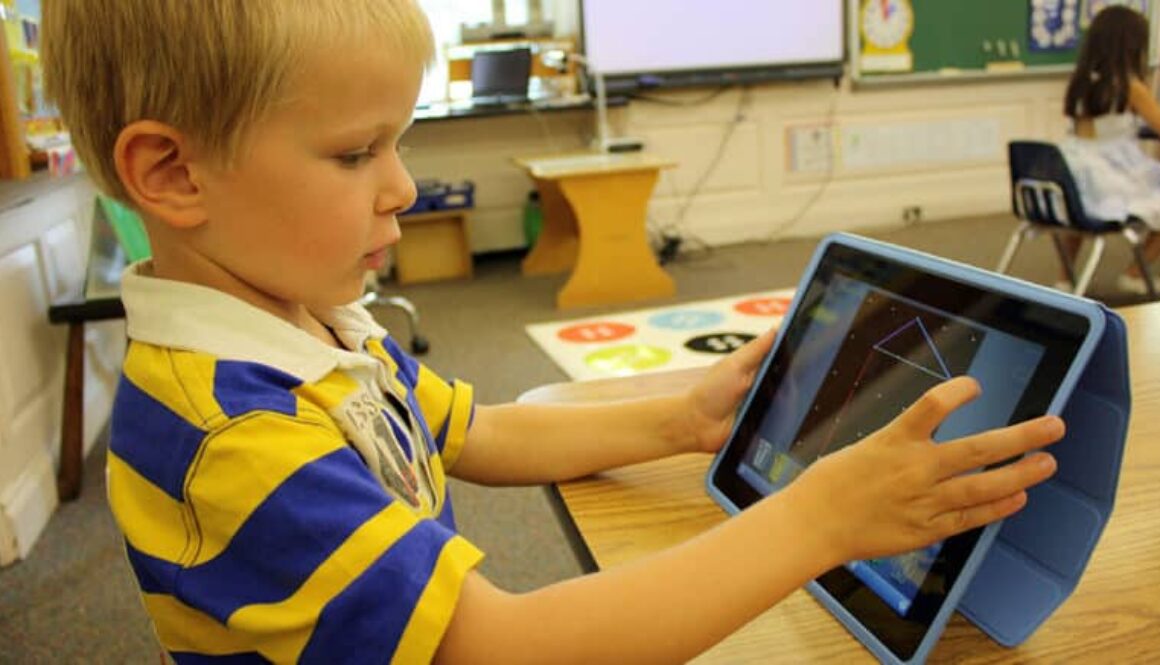 1024px-Kindergarten_iPad-777x437