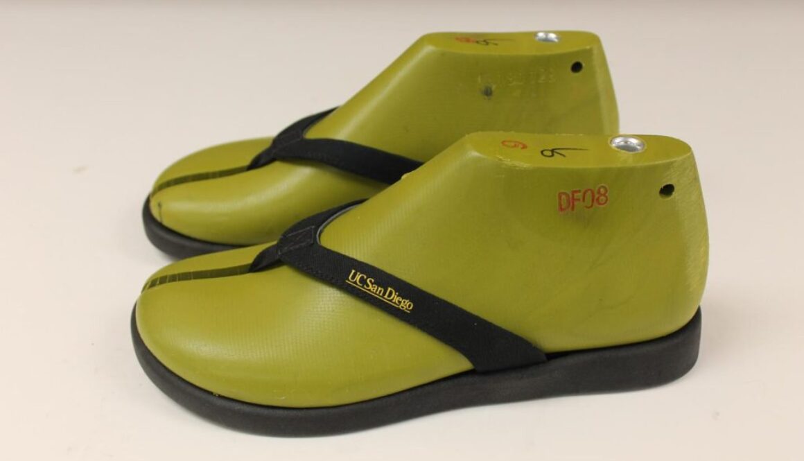 algae flip flops