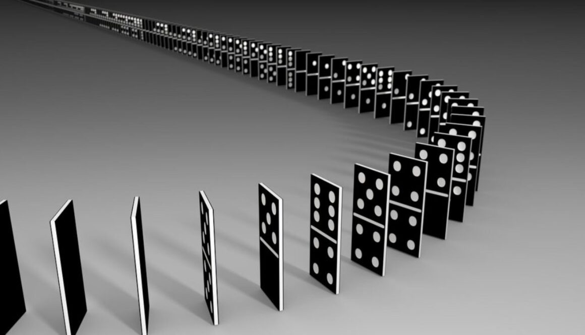 dominoes pix