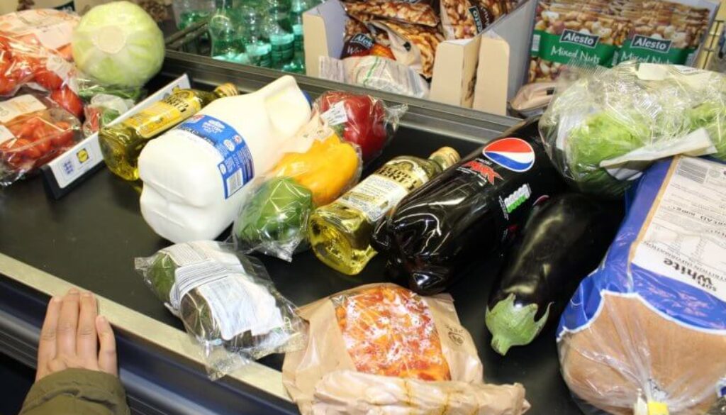 grocery-1830230-816x520