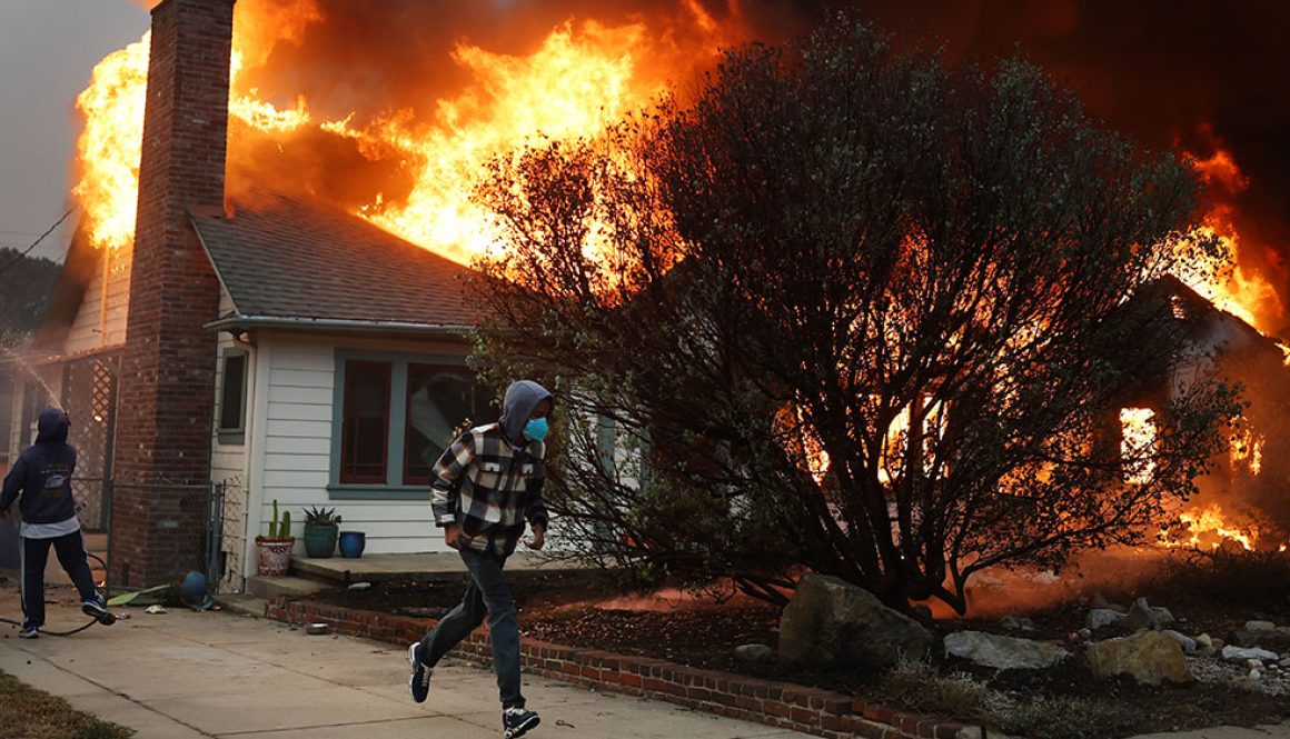 California-Los-Angeles-Wildfires-People-Masks